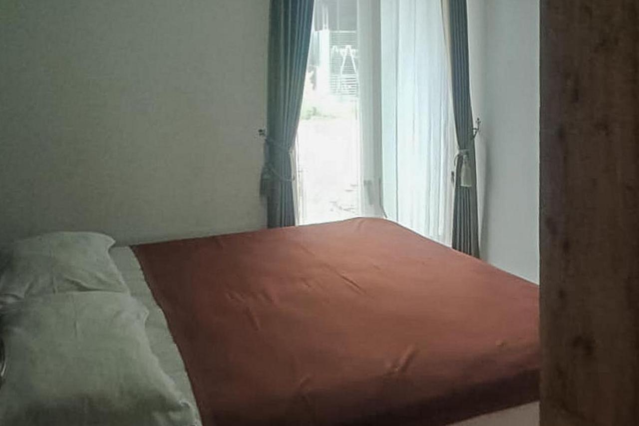 Syafa Homestay Syariah Mitra Reddoorz Tuban  Exterior photo