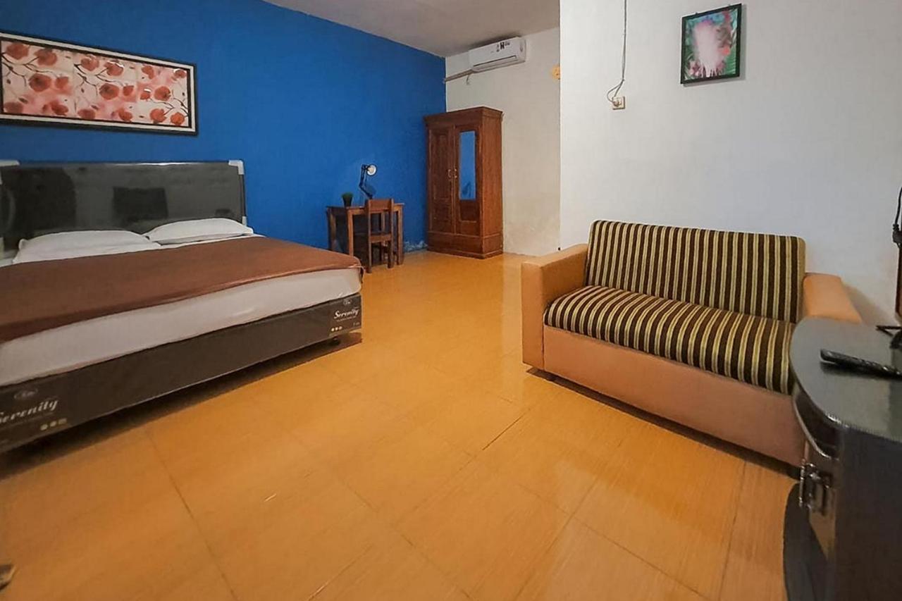 Syafa Homestay Syariah Mitra Reddoorz Tuban  Exterior photo