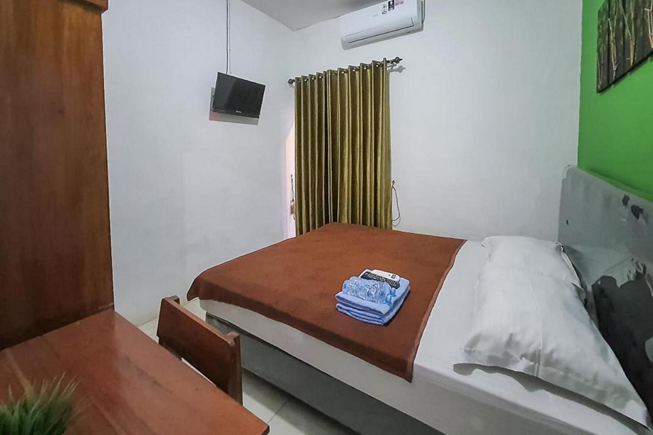 Syafa Homestay Syariah Mitra Reddoorz Tuban  Exterior photo